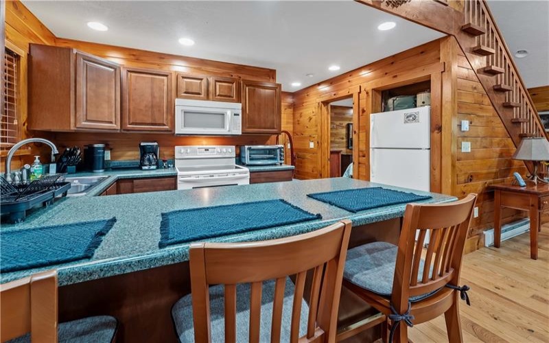 121 Apple St, Normalville, 15469, 2 Bedroom Bedrooms, 5 Room Rooms,1 BathroomBathrooms,Residential,For Sale,Apple St,1773471
