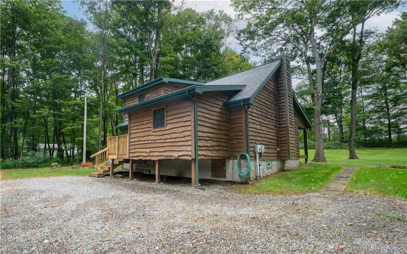 121 Apple St, Normalville, 15469, 2 Bedroom Bedrooms, 5 Room Rooms,1 BathroomBathrooms,Residential,For Sale,Apple St,1773471