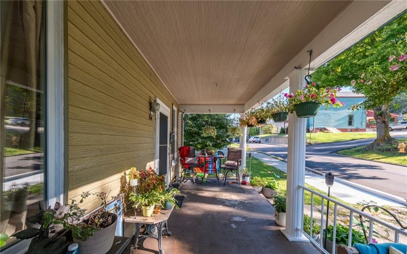 94 Center Ave, Burgettstown, 15021, 5 Bedroom Bedrooms, 9 Room Rooms,1 BathroomBathrooms,Residential,For Sale,Center Ave,1773494