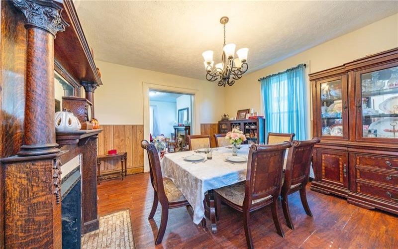 94 Center Ave, Burgettstown, 15021, 5 Bedroom Bedrooms, 9 Room Rooms,1 BathroomBathrooms,Residential,For Sale,Center Ave,1773494