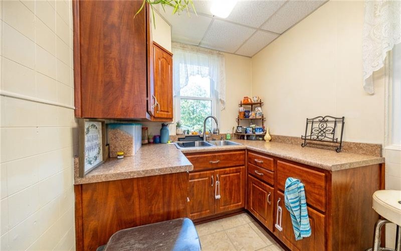 94 Center Ave, Burgettstown, 15021, 5 Bedroom Bedrooms, 9 Room Rooms,1 BathroomBathrooms,Residential,For Sale,Center Ave,1773494