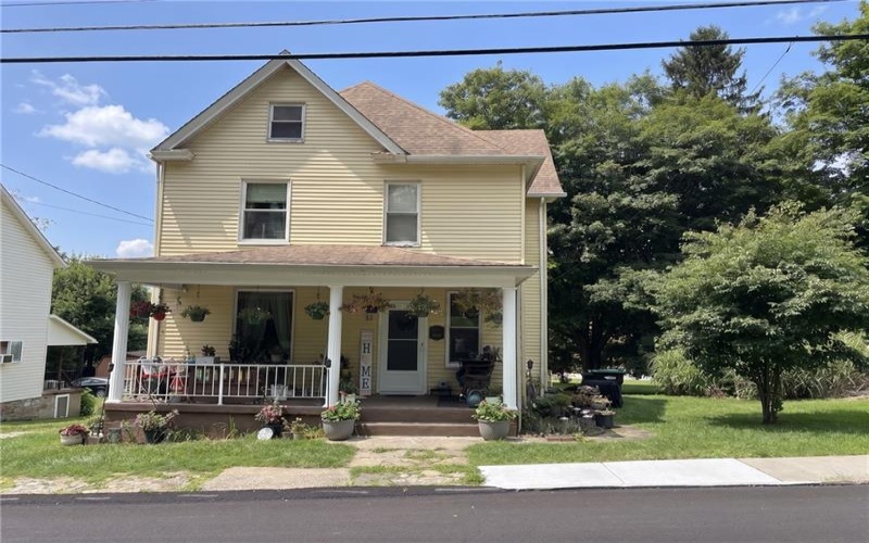 94 Center Ave, Burgettstown, 15021, 5 Bedroom Bedrooms, 9 Room Rooms,1 BathroomBathrooms,Residential,For Sale,Center Ave,1773494
