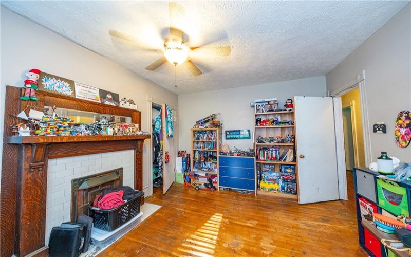 94 Center Ave, Burgettstown, 15021, 5 Bedroom Bedrooms, 9 Room Rooms,1 BathroomBathrooms,Residential,For Sale,Center Ave,1773494