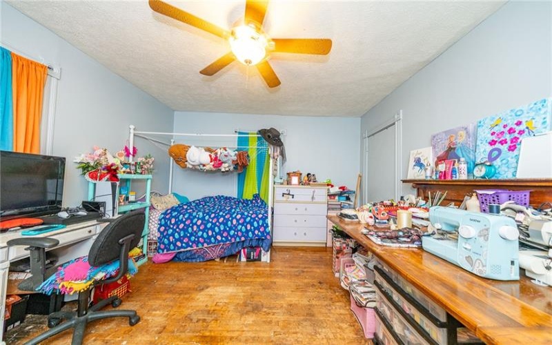 94 Center Ave, Burgettstown, 15021, 5 Bedroom Bedrooms, 9 Room Rooms,1 BathroomBathrooms,Residential,For Sale,Center Ave,1773494