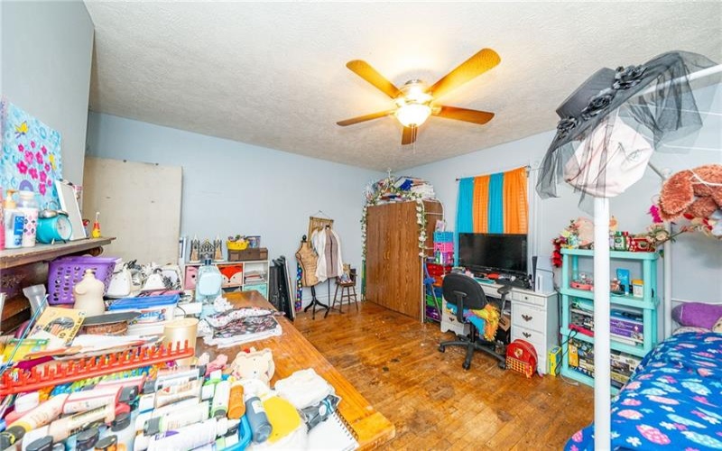 94 Center Ave, Burgettstown, 15021, 5 Bedroom Bedrooms, 9 Room Rooms,1 BathroomBathrooms,Residential,For Sale,Center Ave,1773494