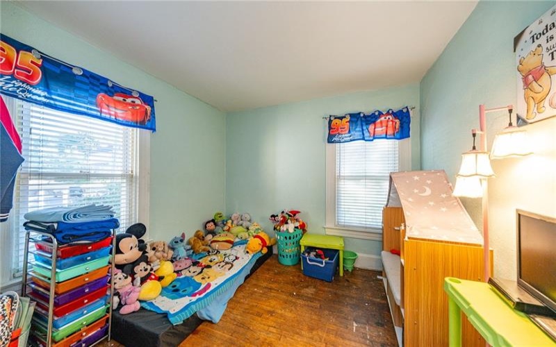 94 Center Ave, Burgettstown, 15021, 5 Bedroom Bedrooms, 9 Room Rooms,1 BathroomBathrooms,Residential,For Sale,Center Ave,1773494