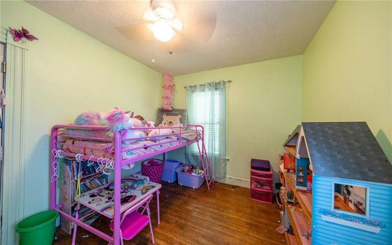 94 Center Ave, Burgettstown, 15021, 5 Bedroom Bedrooms, 9 Room Rooms,1 BathroomBathrooms,Residential,For Sale,Center Ave,1773494