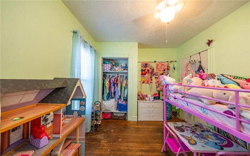94 Center Ave, Burgettstown, 15021, 5 Bedroom Bedrooms, 9 Room Rooms,1 BathroomBathrooms,Residential,For Sale,Center Ave,1773494