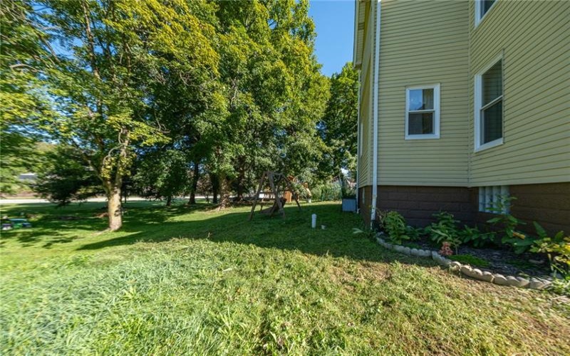 94 Center Ave, Burgettstown, 15021, 5 Bedroom Bedrooms, 9 Room Rooms,1 BathroomBathrooms,Residential,For Sale,Center Ave,1773494