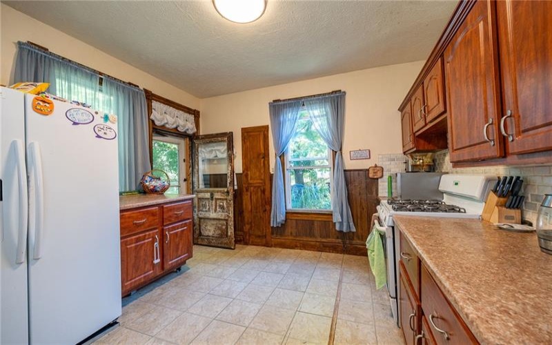 94 Center Ave, Burgettstown, 15021, 5 Bedroom Bedrooms, 9 Room Rooms,1 BathroomBathrooms,Residential,For Sale,Center Ave,1773494