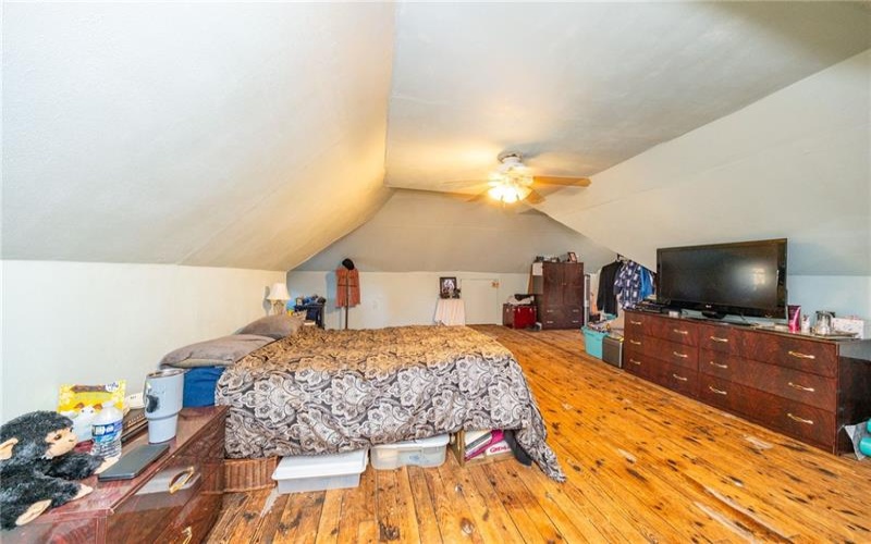 94 Center Ave, Burgettstown, 15021, 5 Bedroom Bedrooms, 9 Room Rooms,1 BathroomBathrooms,Residential,For Sale,Center Ave,1773494