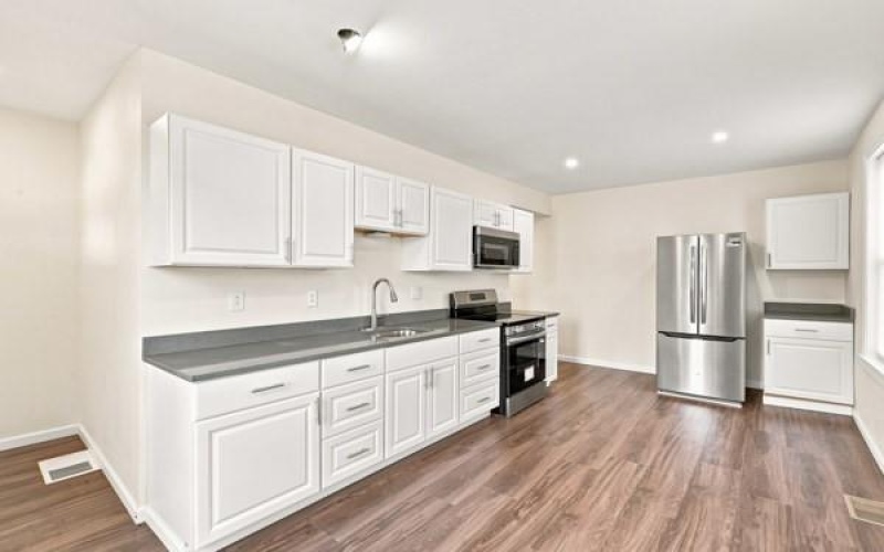 537 Edgewood Ave, Somerset, 15501, ,Multi-unit,For Sale,Edgewood Ave,1773520