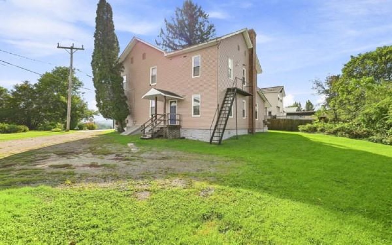 537 Edgewood Ave, Somerset, 15501, ,Multi-unit,For Sale,Edgewood Ave,1773520