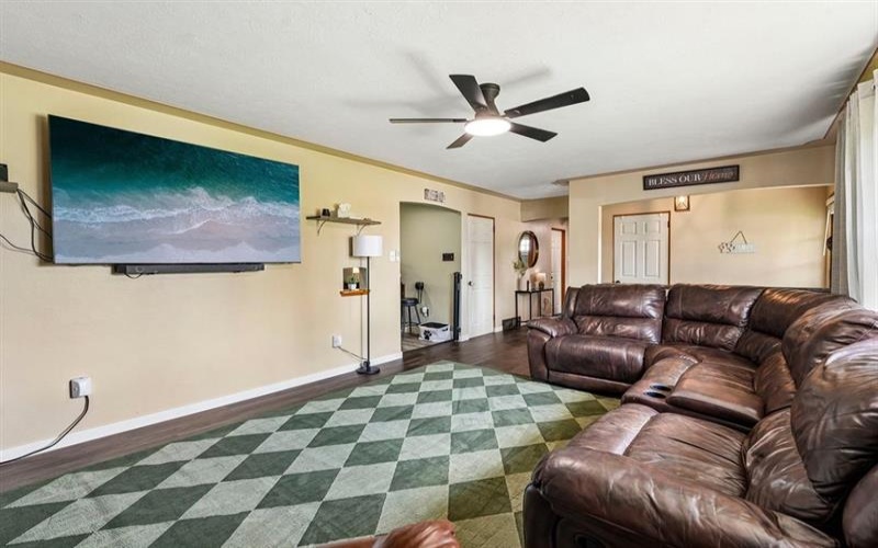 228 Walnut STREET, Houston, 15342, 3 Bedroom Bedrooms, 7 Room Rooms,2 BathroomBathrooms,Residential,For Sale,Walnut,1773543