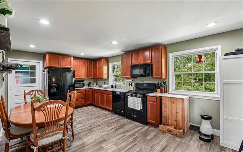 228 Walnut STREET, Houston, 15342, 3 Bedroom Bedrooms, 7 Room Rooms,2 BathroomBathrooms,Residential,For Sale,Walnut,1773543