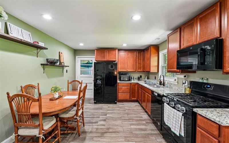 228 Walnut STREET, Houston, 15342, 3 Bedroom Bedrooms, 7 Room Rooms,2 BathroomBathrooms,Residential,For Sale,Walnut,1773543