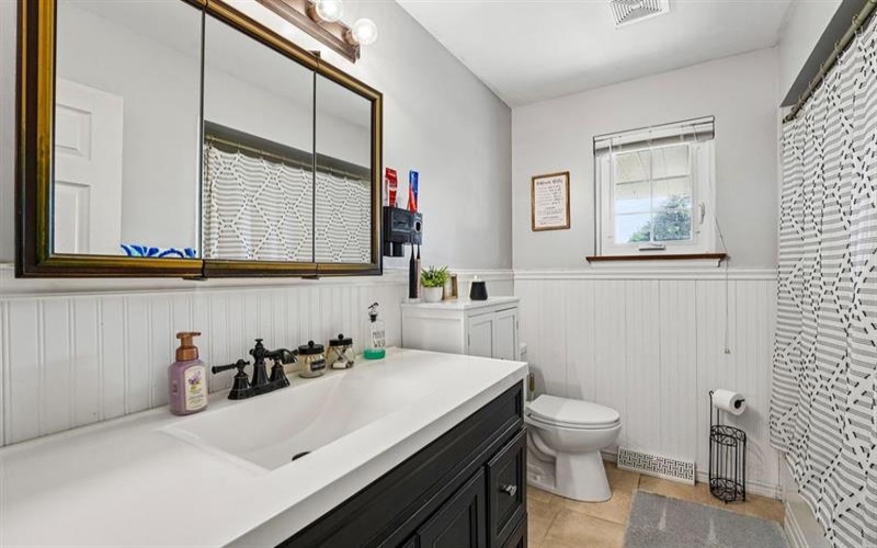 228 Walnut STREET, Houston, 15342, 3 Bedroom Bedrooms, 7 Room Rooms,2 BathroomBathrooms,Residential,For Sale,Walnut,1773543