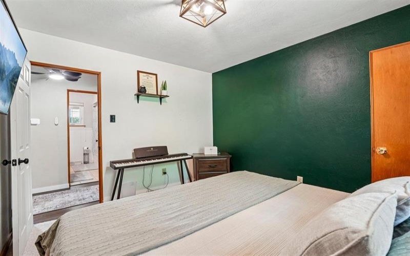 228 Walnut STREET, Houston, 15342, 3 Bedroom Bedrooms, 7 Room Rooms,2 BathroomBathrooms,Residential,For Sale,Walnut,1773543