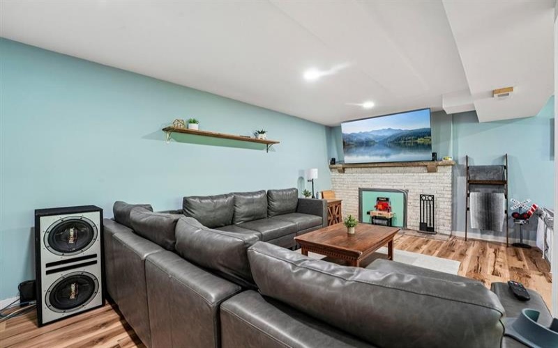 228 Walnut STREET, Houston, 15342, 3 Bedroom Bedrooms, 7 Room Rooms,2 BathroomBathrooms,Residential,For Sale,Walnut,1773543