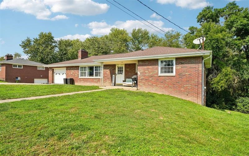 228 Walnut STREET, Houston, 15342, 3 Bedroom Bedrooms, 7 Room Rooms,2 BathroomBathrooms,Residential,For Sale,Walnut,1773543