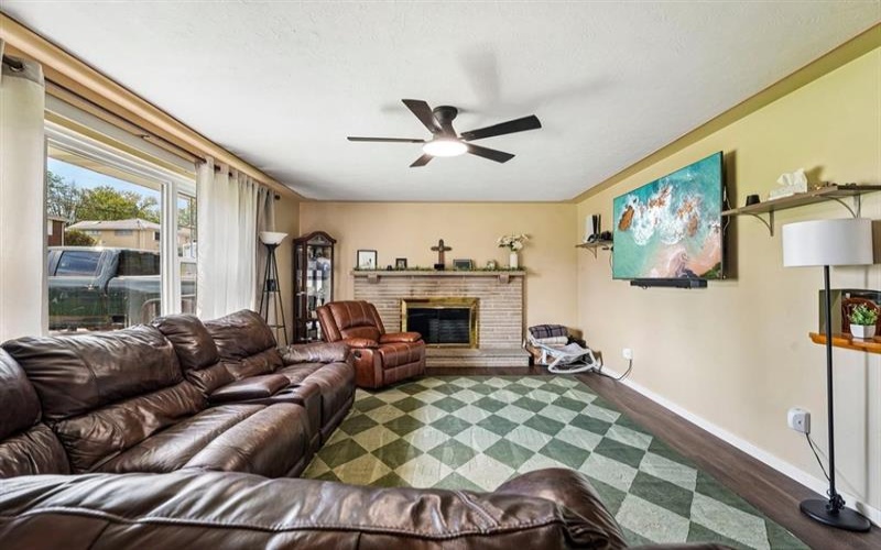 228 Walnut STREET, Houston, 15342, 3 Bedroom Bedrooms, 7 Room Rooms,2 BathroomBathrooms,Residential,For Sale,Walnut,1773543