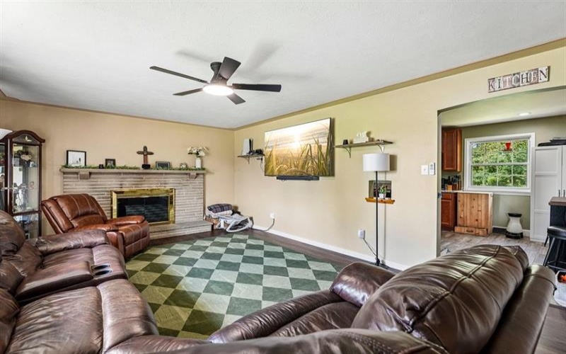 228 Walnut STREET, Houston, 15342, 3 Bedroom Bedrooms, 7 Room Rooms,2 BathroomBathrooms,Residential,For Sale,Walnut,1773543
