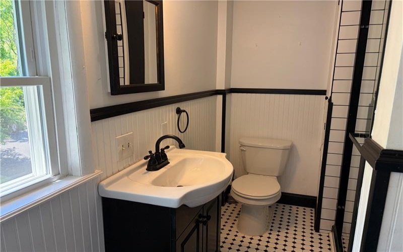 223 Orchard Ave, Canonsburg, 15317, 2 Bedroom Bedrooms, ,1 BathroomBathrooms,Lease,For Rent,Orchard Ave,1773555