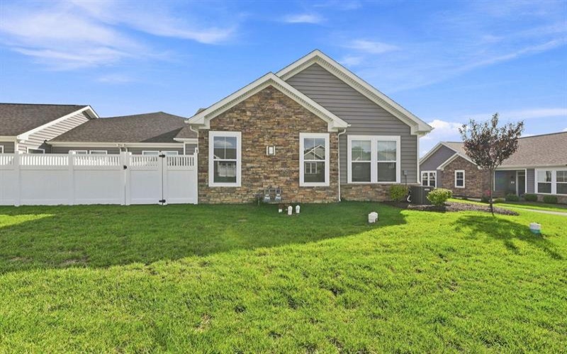 125 Village LANE, Finleyville, 15332, 2 Bedroom Bedrooms, 7 Room Rooms,2 BathroomBathrooms,Residential,For Sale,Village,1773572