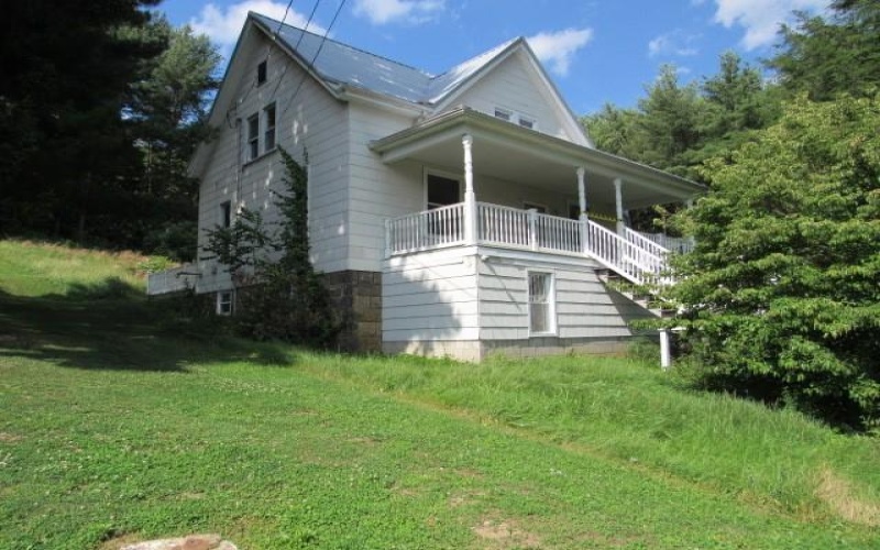 319 Miller Lane, Ruffs Dale, 15679, 3 Bedroom Bedrooms, 6 Room Rooms,1 BathroomBathrooms,Residential,For Sale,Miller Lane,1761721