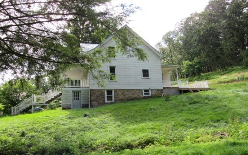 319 Miller Lane, Ruffs Dale, 15679, 3 Bedroom Bedrooms, 6 Room Rooms,1 BathroomBathrooms,Residential,For Sale,Miller Lane,1761721