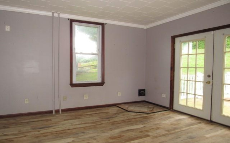 319 Miller Lane, Ruffs Dale, 15679, 3 Bedroom Bedrooms, 6 Room Rooms,1 BathroomBathrooms,Residential,For Sale,Miller Lane,1761721