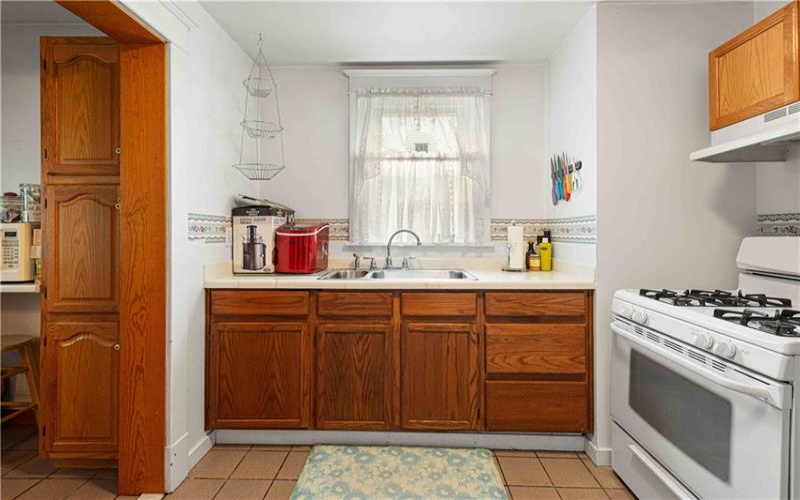 106 Arnold Ave, Houston, 15342, 3 Bedroom Bedrooms, 9 Room Rooms,1.1 BathroomBathrooms,Residential,For Sale,Arnold Ave,1773161