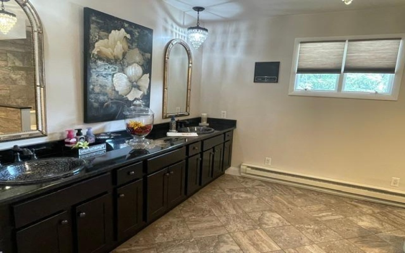 581 TIPPECANOE RD, Smock, 15480, 3 Bedroom Bedrooms, 11 Room Rooms,2 BathroomBathrooms,Residential,For Sale,TIPPECANOE RD,1773455