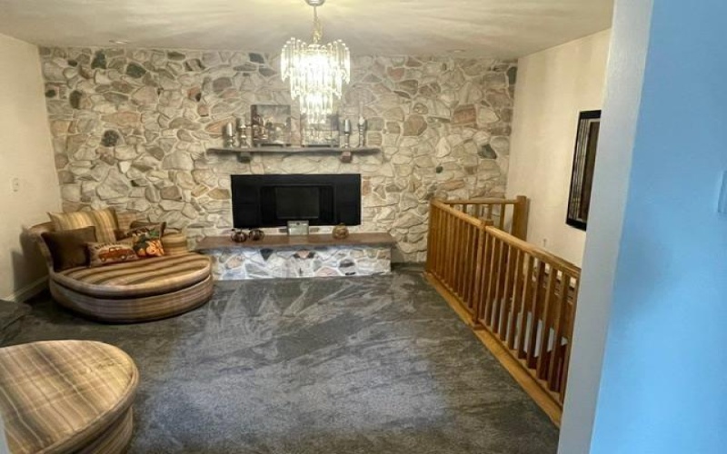 581 TIPPECANOE RD, Smock, 15480, 3 Bedroom Bedrooms, 11 Room Rooms,2 BathroomBathrooms,Residential,For Sale,TIPPECANOE RD,1773455