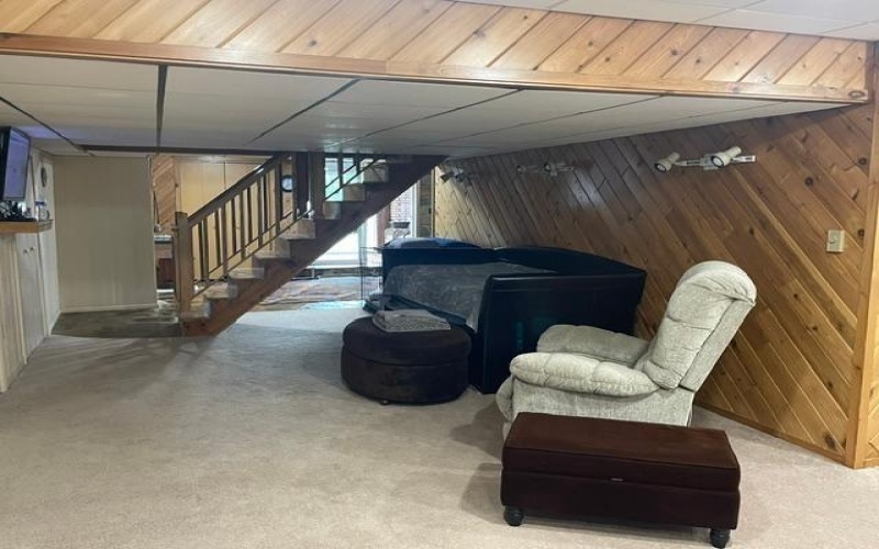 581 TIPPECANOE RD, Smock, 15480, 3 Bedroom Bedrooms, 11 Room Rooms,2 BathroomBathrooms,Residential,For Sale,TIPPECANOE RD,1773455