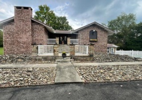 581 TIPPECANOE RD, Smock, 15480, 3 Bedroom Bedrooms, 11 Room Rooms,2 BathroomBathrooms,Residential,For Sale,TIPPECANOE RD,1773455