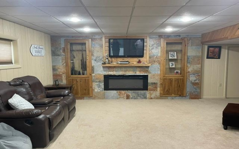 581 TIPPECANOE RD, Smock, 15480, 3 Bedroom Bedrooms, 11 Room Rooms,2 BathroomBathrooms,Residential,For Sale,TIPPECANOE RD,1773455