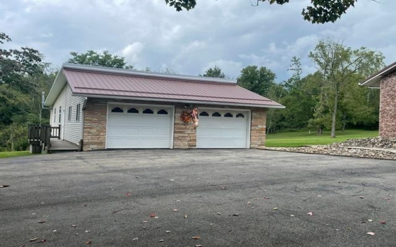 581 TIPPECANOE RD, Smock, 15480, 3 Bedroom Bedrooms, 11 Room Rooms,2 BathroomBathrooms,Residential,For Sale,TIPPECANOE RD,1773455