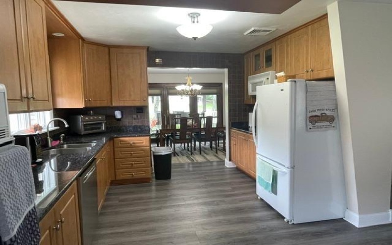 581 TIPPECANOE RD, Smock, 15480, 3 Bedroom Bedrooms, 11 Room Rooms,2 BathroomBathrooms,Residential,For Sale,TIPPECANOE RD,1773455