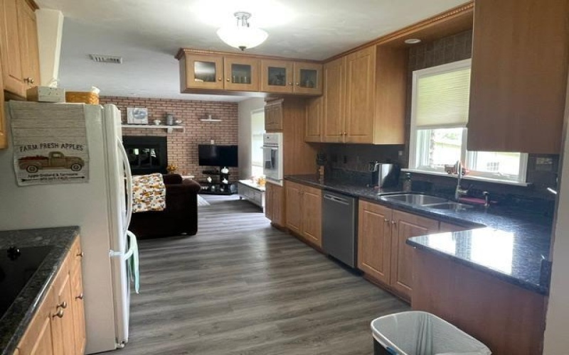581 TIPPECANOE RD, Smock, 15480, 3 Bedroom Bedrooms, 11 Room Rooms,2 BathroomBathrooms,Residential,For Sale,TIPPECANOE RD,1773455