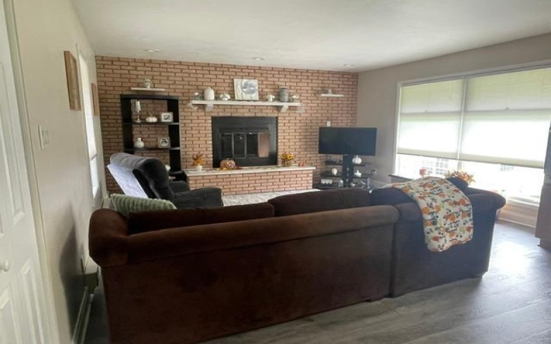 581 TIPPECANOE RD, Smock, 15480, 3 Bedroom Bedrooms, 11 Room Rooms,2 BathroomBathrooms,Residential,For Sale,TIPPECANOE RD,1773455