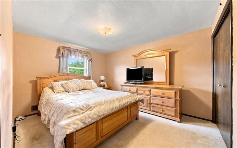 338 Evergreen Dr, Mt Pleasant, 15666, 3 Bedroom Bedrooms, ,2 BathroomBathrooms,Residential,For Sale,Evergreen Dr,1773548