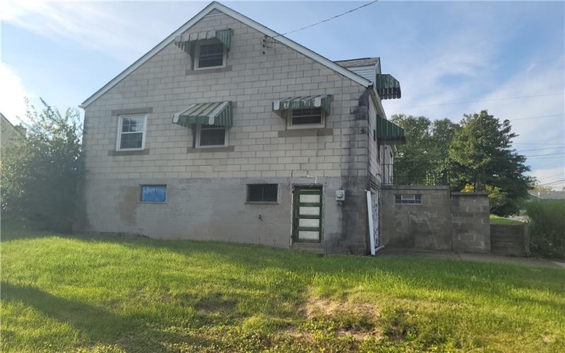 2634 Chambers St, Lower Burrell, 15068, 3 Bedroom Bedrooms, 8 Room Rooms,1 BathroomBathrooms,Residential,For Sale,Chambers St,1773596