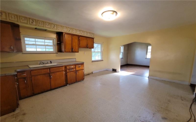 2634 Chambers St, Lower Burrell, 15068, 3 Bedroom Bedrooms, 8 Room Rooms,1 BathroomBathrooms,Residential,For Sale,Chambers St,1773596