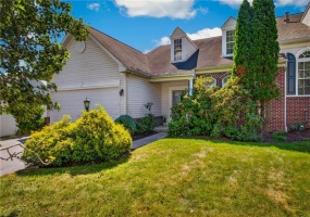 2007 Overlook Ct, Canonsburg, 15317, 3 Bedroom Bedrooms, 10 Room Rooms,2.2 BathroomBathrooms,Residential,For Sale,Overlook Ct,1773610