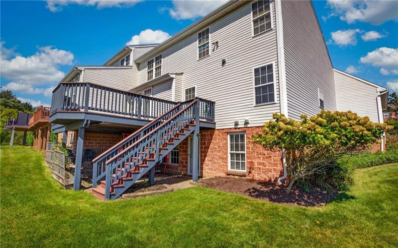 2007 Overlook Ct, Canonsburg, 15317, 3 Bedroom Bedrooms, 10 Room Rooms,2.2 BathroomBathrooms,Residential,For Sale,Overlook Ct,1773610