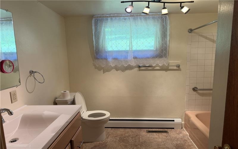 311 Whitetail Ln, Greensburg, 15601, 3 Bedroom Bedrooms, 10 Room Rooms,2 BathroomBathrooms,Residential,For Sale,Whitetail Ln,1773635