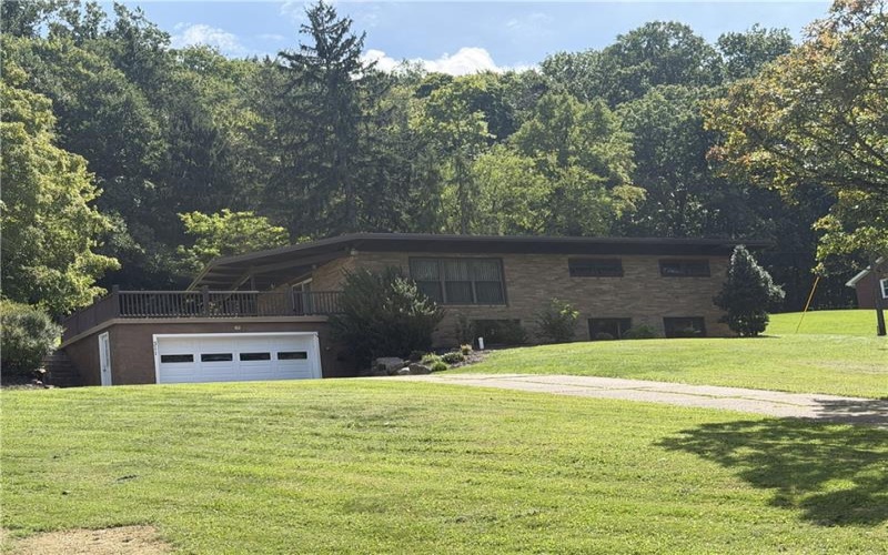 311 Whitetail Ln, Greensburg, 15601, 3 Bedroom Bedrooms, 10 Room Rooms,2 BathroomBathrooms,Residential,For Sale,Whitetail Ln,1773635