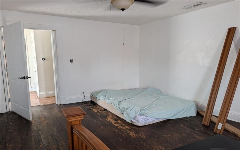 800 Lincoln Ave, Charleroi, 15022, 6 Bedroom Bedrooms, ,3 BathroomBathrooms,Residential,For Sale,Lincoln Ave,1773650