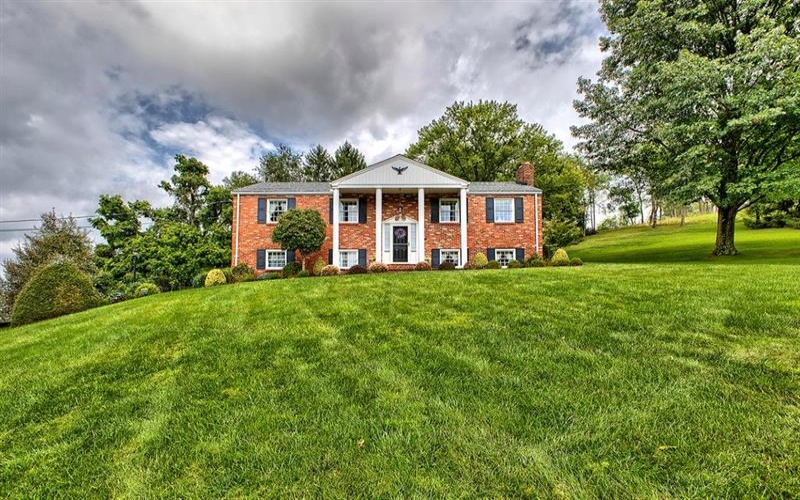 313 Patterson Lane, Rostraver Township, 15012, 3 Bedroom Bedrooms, 9 Room Rooms,1.1 BathroomBathrooms,Residential,For Sale,Patterson Lane,1773682